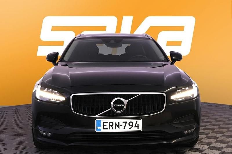 Käytetty Volvo V90 Business Edition 190 HP (139 kW) 2017 Farmari