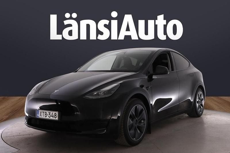 Musta Käytetty 2024 Tesla Model Y RWD Katumaasturi | 36 980 € (Perustarjous) - Kuva 1/1