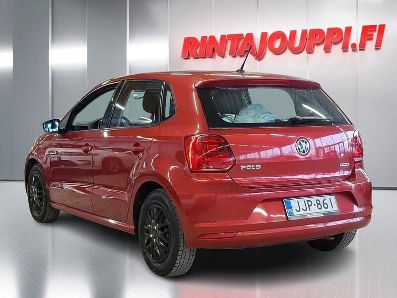Käytetty VW Polo Trendline 75 HP (55 kW) 2015 Punainen Viistoperä