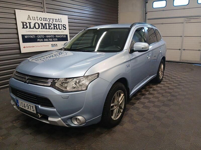 Käytetty 2015 Mitsubishi Outlander P-HEV Instyle Farmari | 9 900 € (Perustarjous) - Kuva 1/4