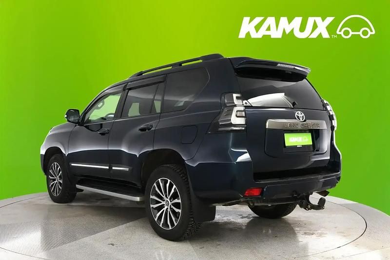 Käytetty Toyota Land Cruiser Executive 204 HP (150 kW) 2022 Musta Katumaasturi