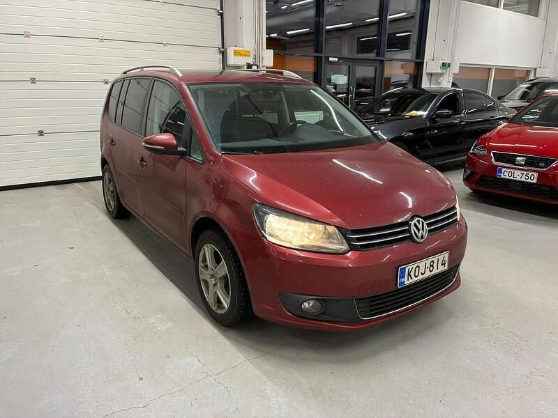 Käytetty 2013 VW Touran Tila-auto | 7 900 € (Perustarjous) - Kuva 1/4