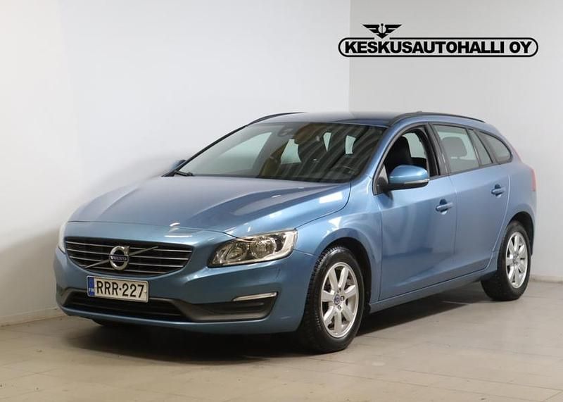 Käytetty Volvo V60 Kinetic 114 HP (83 kW) 2014 Sininen Farmari