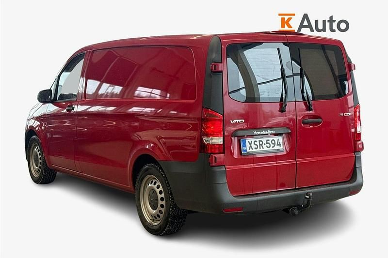Käytetty Mercedes Vito 113 HP (83 kW) 2017 Punainen Van