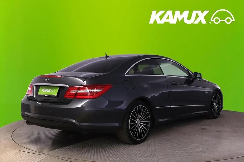 Käytetty Mercedes E200 AMG 184 HP (135 kW) 2010 Hopea / harmaa Sedan