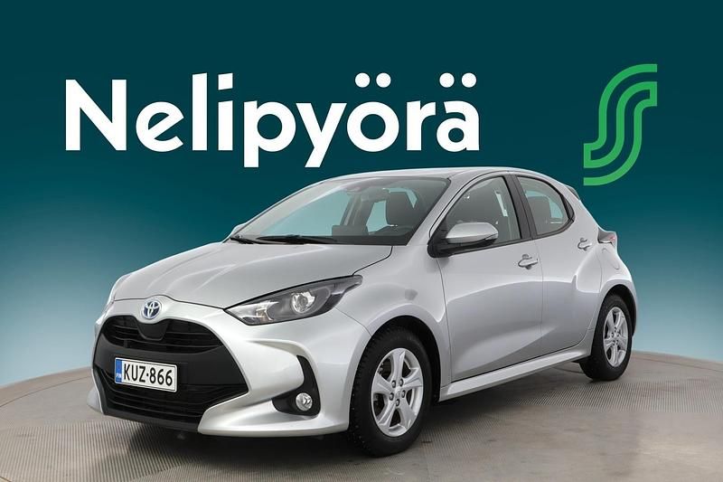 Käytetty Toyota Yaris Hybrid Active 2022
