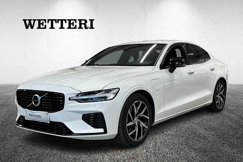 Käytetty Volvo S60 Business Edition 392 HP (288 kW) 2021 Sedan