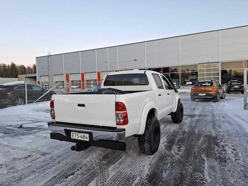 Käytetty Toyota HiLux 171 HP (125 kW) 2011 Nouto