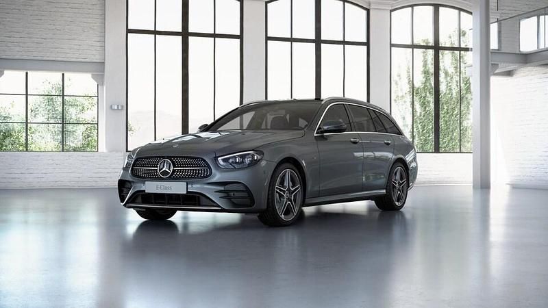 Käytetty Mercedes E300 AMG line 194 HP (142 kW) 2021 Harmaa Farmari