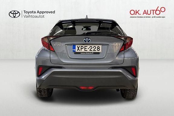 Käytetty Toyota C-HR Active 122 HP (89 kW) 2020 Hopea Katumaasturi