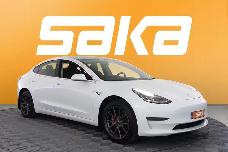 Käytetty 2019 Tesla Model 3 Standard Range Sedan | 18 400 € (Hyvä tarjous) - Kuva 1/4