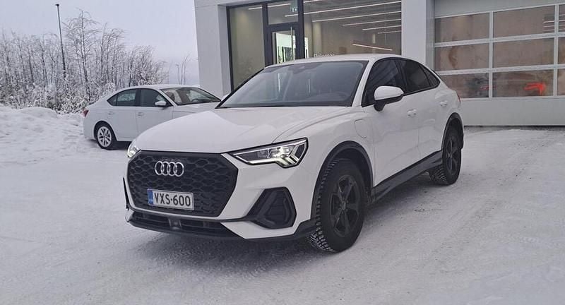 Käytetty Audi Q3 Sportback Business 245 HP (180 kW) 2023 Valkoinen Katumaasturi