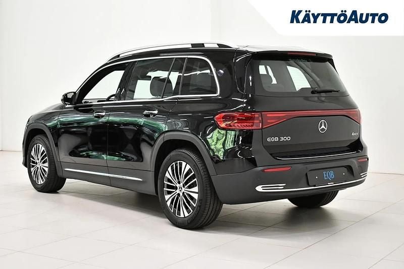 Käytetty Mercedes EQB300 Business 167 kW (228 HP) 2025 Yönmusta Katumaasturi