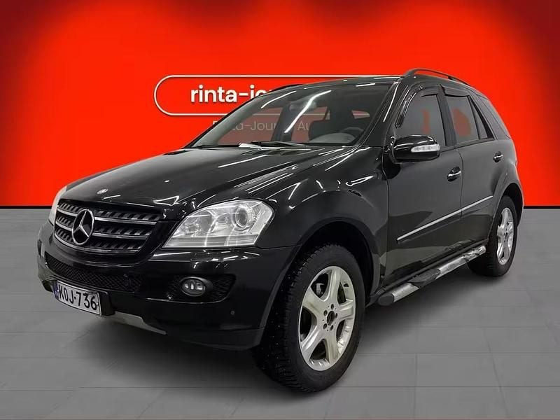Käytetty 2005 Mercedes ML320 Katumaasturi | 4 990 € - Kuva 1/4