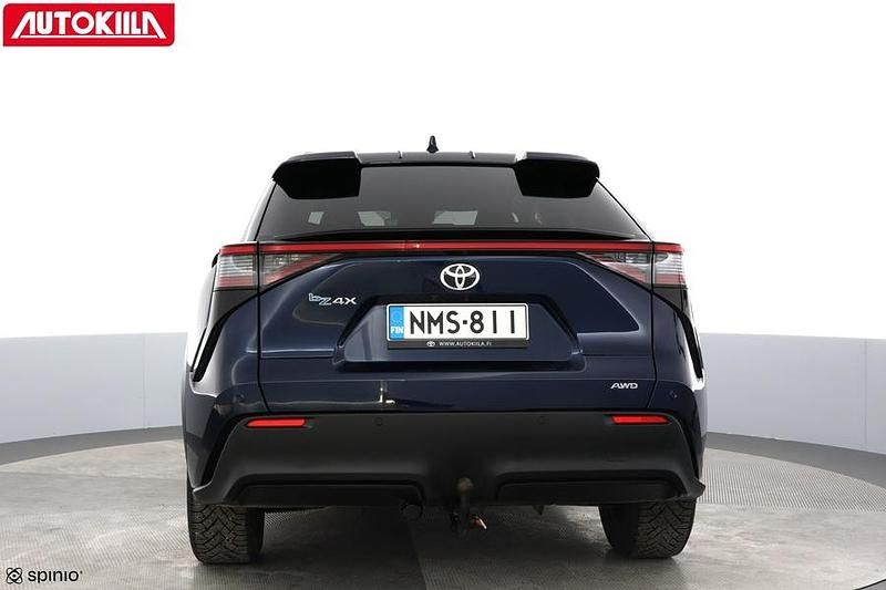 Käytetty Toyota bZ4X Style 160 kW (218 HP) 2022 Sininen Katumaasturi