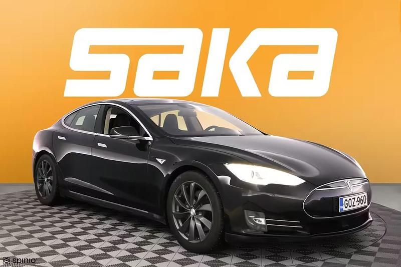 Käytetty Tesla Model S 241 kW (328 HP) 2016 Viistoperä