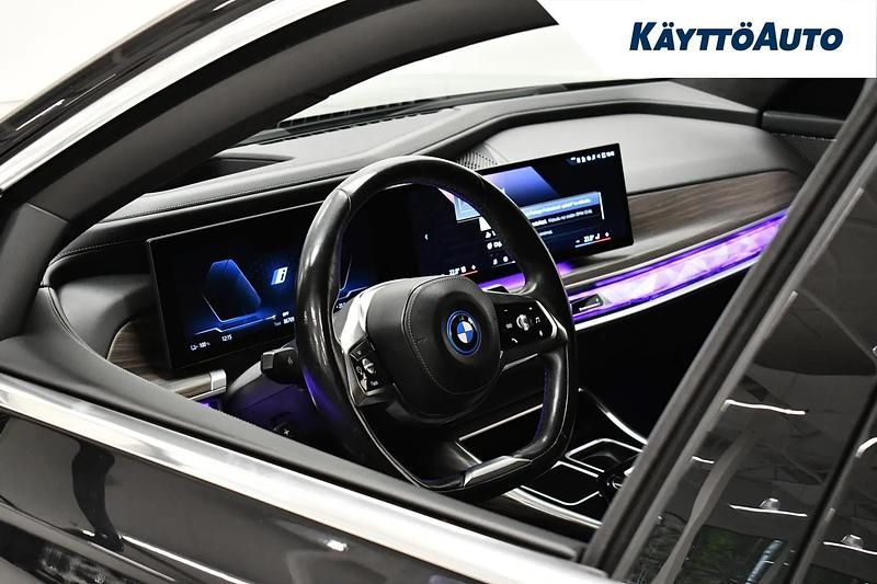 Käytetty BMW i7 Exclusive 484 kW (659 HP) 2023 Musta Sedan