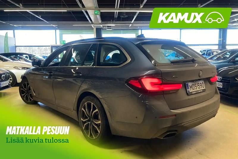 Käytetty BMW 530e Comfort Edition 292 HP (214 kW) 2023 Sininen Farmari