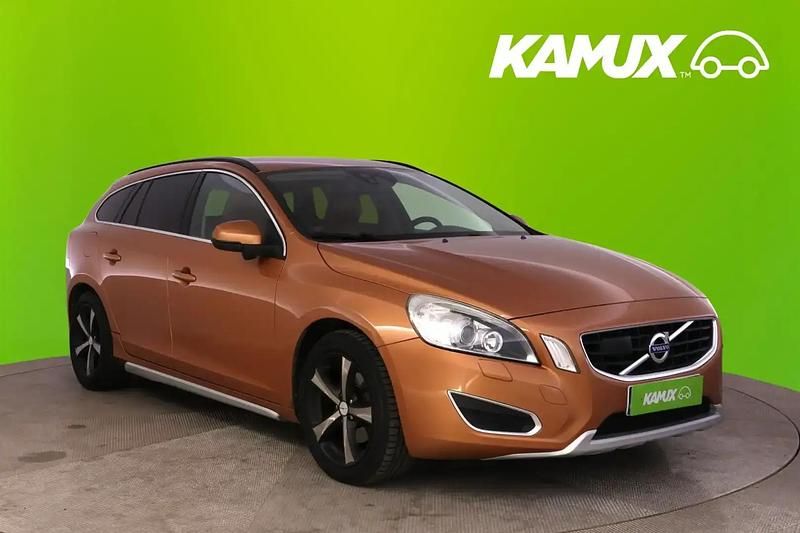 Oranssi Käytetty 2011 Volvo V60 Momentum Farmari | 7 990 € - Kuva 1/4