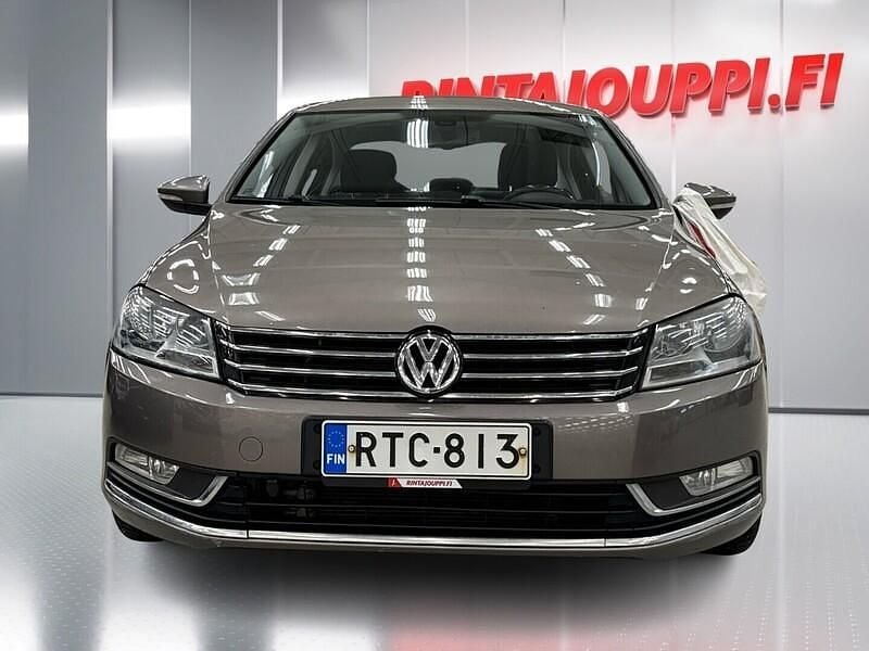 Käytetty VW Passat Comfortline 105 HP (77 kW) 2011 Ruskea Sedan
