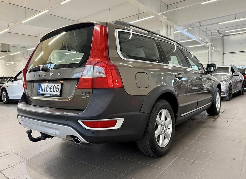 Käytetty Volvo XC70 Summum 163 HP (119 kW) 2012 Ruskea Farmari
