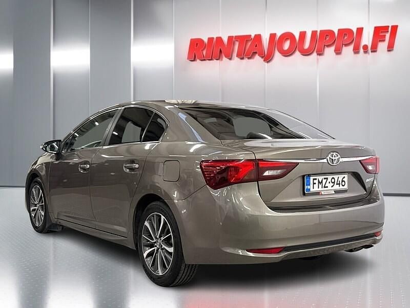 Käytetty Toyota Avensis Multidrive S 147 HP (108 kW) 2018 Harmaa Sedan