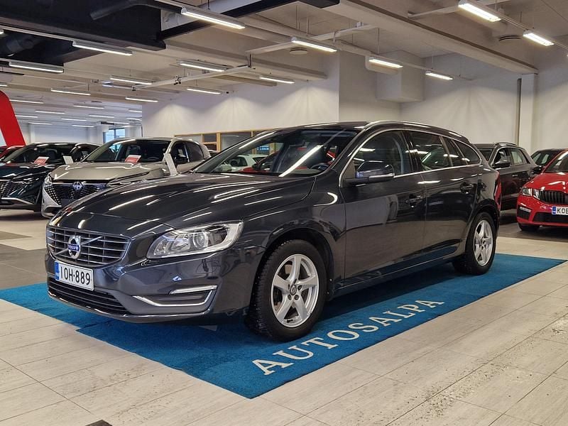 Käytetty Volvo V60 Standard 150 HP (110 kW) 2018 Farmari