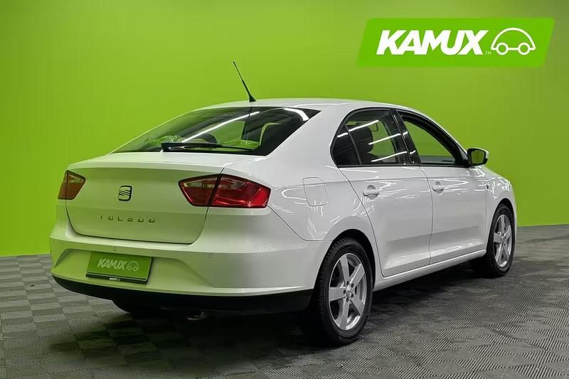Käytetty Seat Toledo Style 105 HP (77 kW) 2013 Valkoinen Sedan