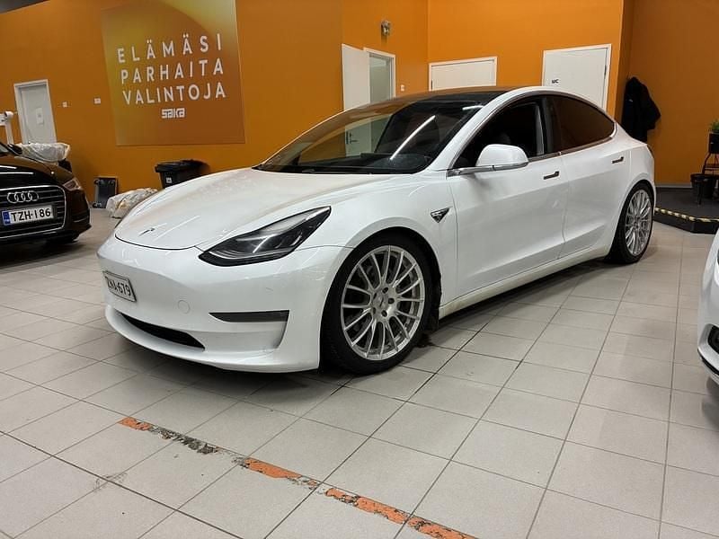 Käytetty Tesla Model 3 339 kW (462 HP) 2020 Sedan