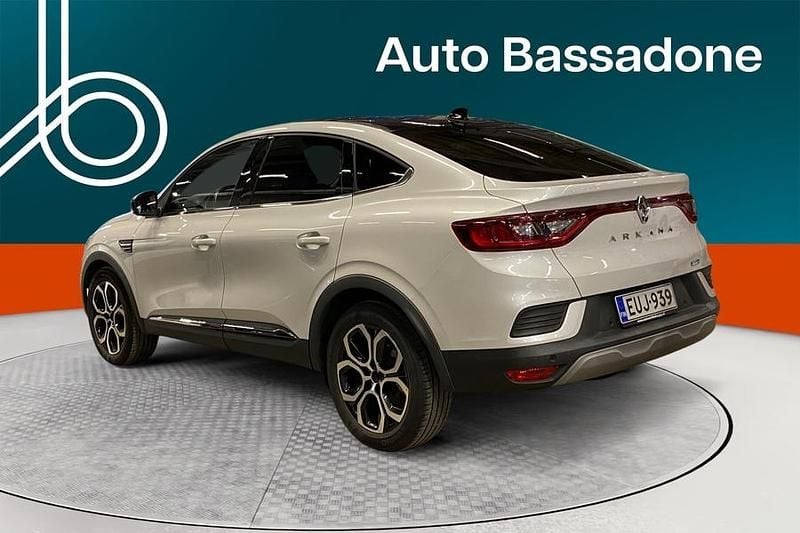 Käytetty Renault Arkana Intens 143 HP (105 kW) 2023 Katumaasturi