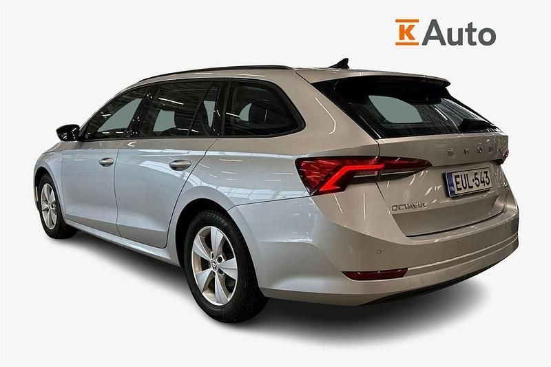 Käytetty Skoda Octavia Ambition 150 HP (110 kW) 2022 Harmaa Sedan