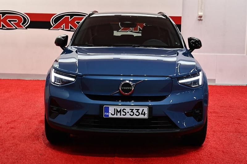 Käytetty Volvo XC40 Plus 169 kW (231 HP) 2023 Sininen Katumaasturi