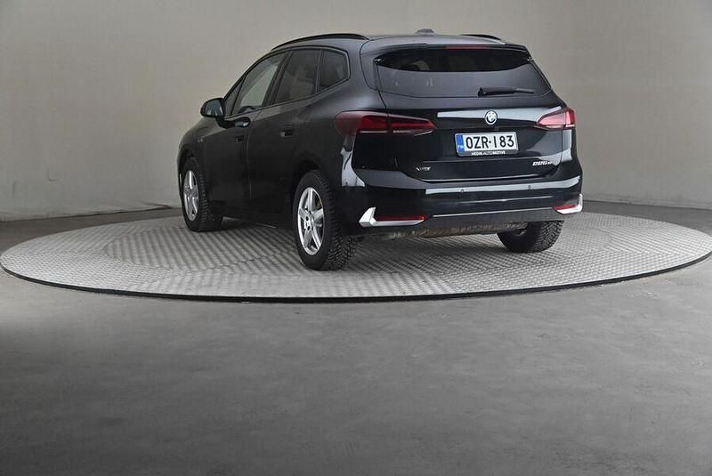 Käytetty BMW 225 Active Tourer 245 HP (180 kW) 2023 Tila-auto