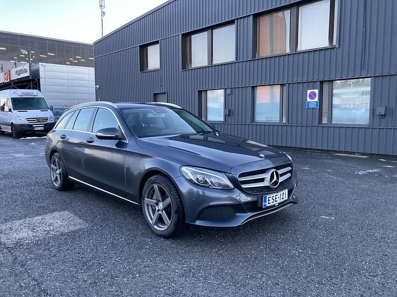 Käytetty Mercedes C350e Business 211 HP (155 kW) 2015 Farmari