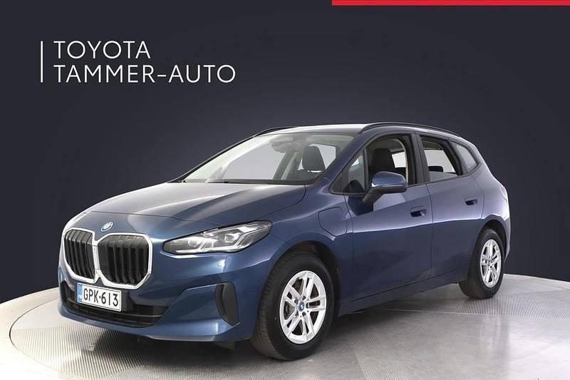 Käytetty BMW 225 Active Tourer Comfort Edition 245 HP (180 kW) 2023 Sininen Tila-auto
