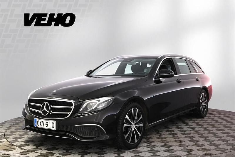 Musta Käytetty 2020 Mercedes E300 Edition 1 Farmari | 23 700 € (Hyvä tarjous) - Kuva 1/4