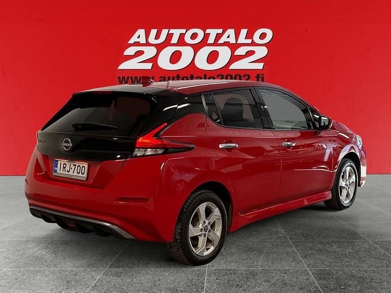Käytetty Nissan Leaf N-Connecta 160 kW (218 HP) 2023 Punainen Viistoperä