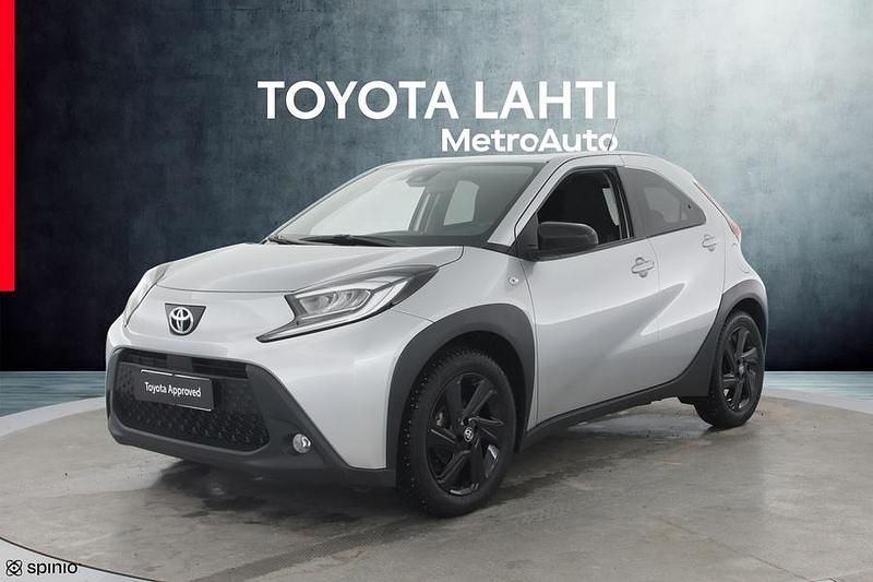 Hopea Käytetty 2023 Toyota Aygo X Multidrive S Katumaasturi | 14 490 € (Hyvä tarjous) - Kuva 1/4