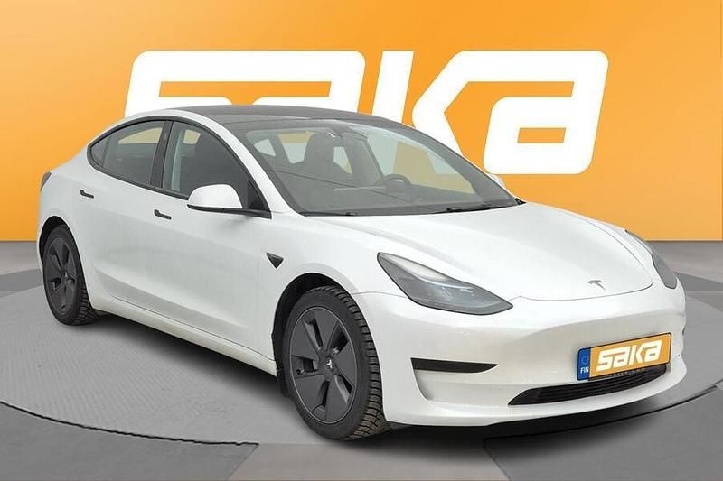 Käytetty 2022 Tesla Model 3 Standard Range Plus Sedan | 23 900 € (Perustarjous) - Kuva 1/3