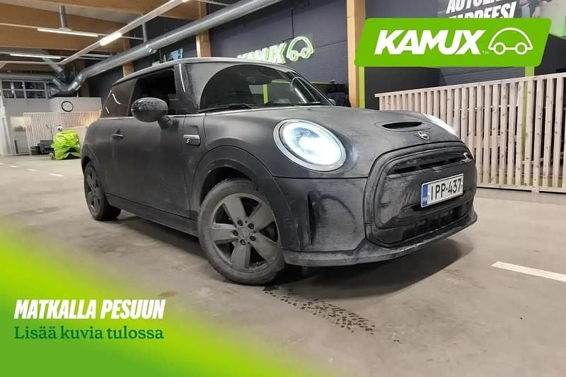 Käytetty Mini Cooper SE Essential 135 kW (184 HP) 2023 Musta Viistoperä