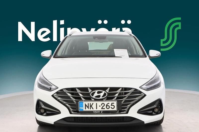 Käytetty Hyundai i30 Comfort 159 HP (116 kW) 2022 Valkoinen Farmari