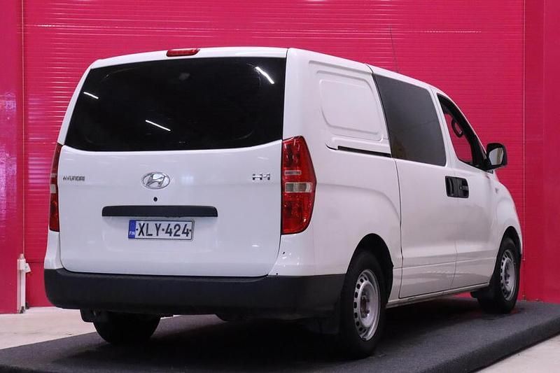 Käytetty Hyundai H-1 136 HP (100 kW) 2010 Tila-auto
