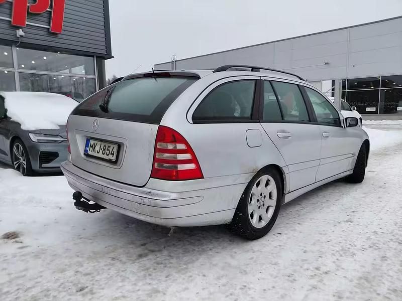Käytetty Mercedes C220 150 HP (110 kW) 2006 Farmari