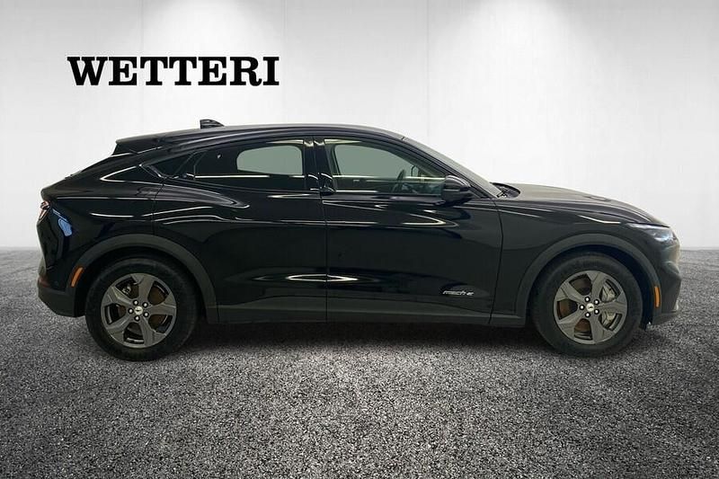 Käytetty Ford Mustang Mach-E 202 kW (276 HP) 2022 Musta Katumaasturi