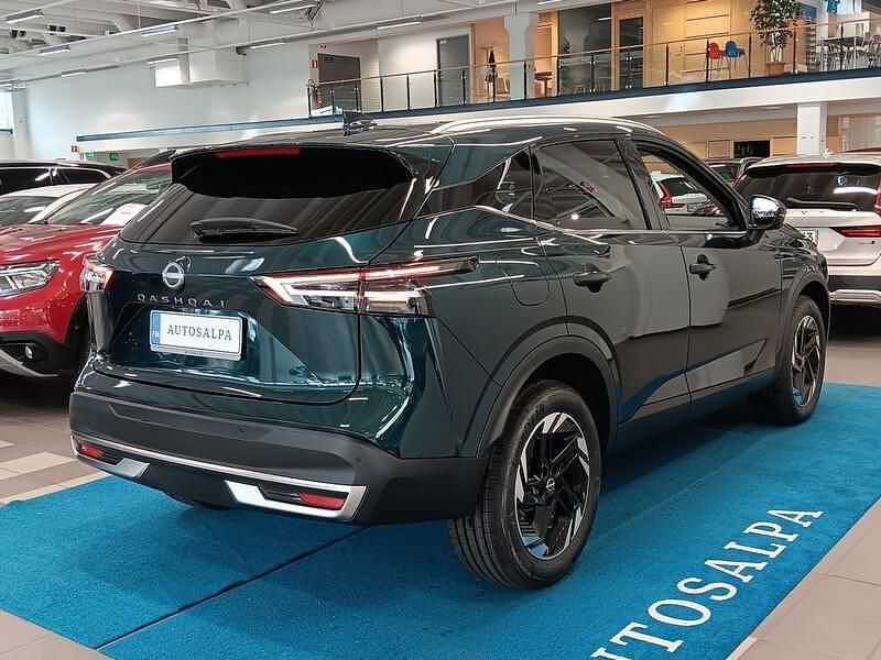 Käytetty Nissan Qashqai N-Connecta 158 HP (116 kW) 2024 Katumaasturi
