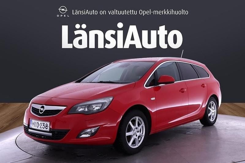 Punainen Käytetty 2011 Opel Astra Sport Farmari | 4 750 € (Perustarjous) - Kuva 1/1