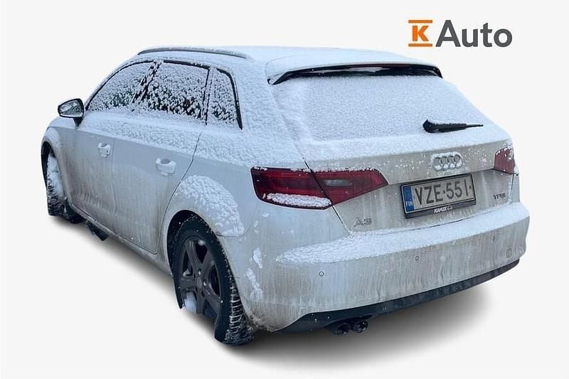 Käytetty Audi A3 Sportback Comfort 125 HP (91 kW) 2016 Valkoinen Viistoperä
