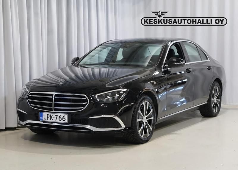 Käytetty Mercedes E300 Avantgarde 211 HP (155 kW) 2021 Musta Sedan