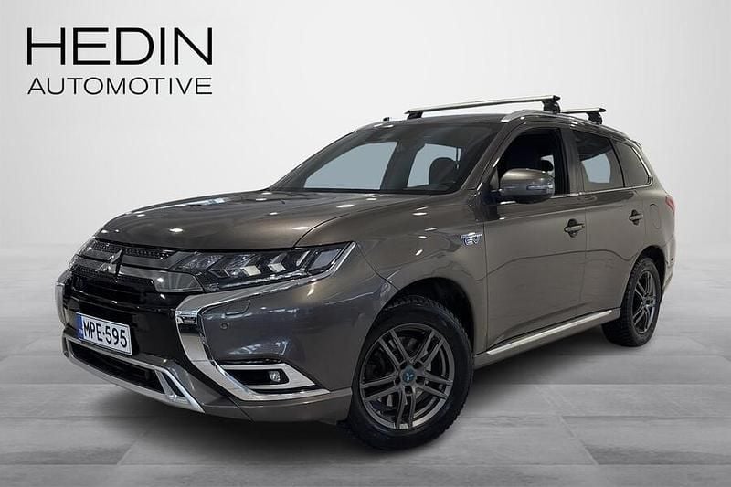 Käytetty Mitsubishi Outlander P-HEV Instyle 135 HP (99 kW) 2019 Ruskea Katumaasturi