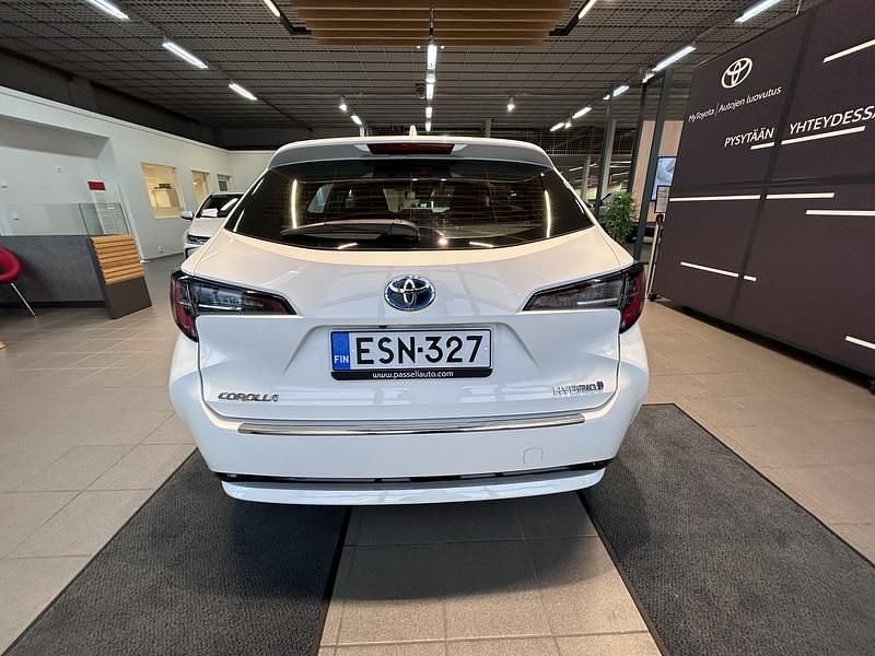 Käytetty Toyota Corolla Active 122 HP (89 kW) 2020 Valkoinen Farmari
